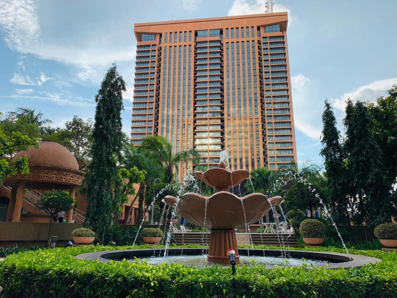 Queens Service Suites At Times Square Kl Kuala Lumpur Exterior photo